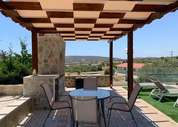 Magnolia Captains House With A Pool Лимасол