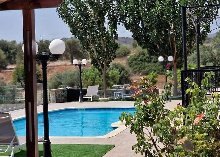 Апартаменты Magnolia Captains House With A Pool